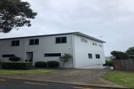 Photo of property in The Strand, 8/16 Ronald Street, Strandon, New Plymouth, 4312