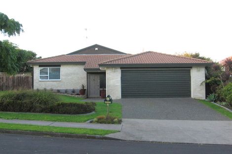 Photo of property in 15 Glucina Avenue, West Harbour, Auckland, 0618