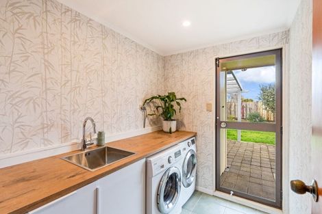 Photo of property in 1-1a Vincent Drive, Levin, 5510