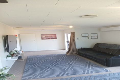 Photo of property in 24 Bartlett Grove, Tawa, Wellington, 5028