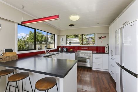 Photo of property in 323 Mangorei Road, Merrilands, New Plymouth, 4312