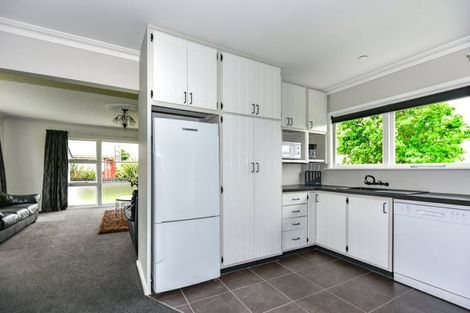 Photo of property in 1 Brookby Crescent, Avonhead, Christchurch, 8042