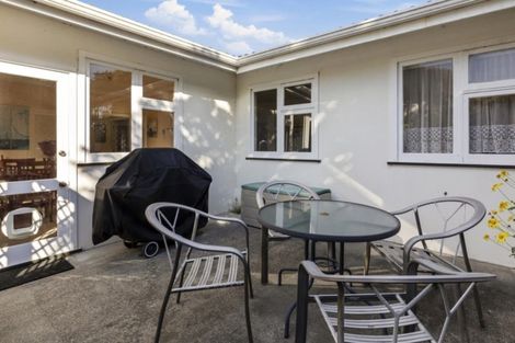 Photo of property in 10 Pukatea Street, Eastbourne, Lower Hutt, 5013