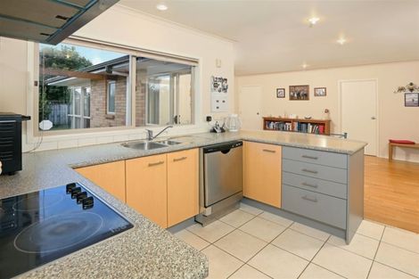 Photo of property in 81 Summerland Drive, Henderson, Auckland, 0612