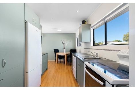 Photo of property in 10 Seaward Place, Wattle Downs, Auckland, 2103