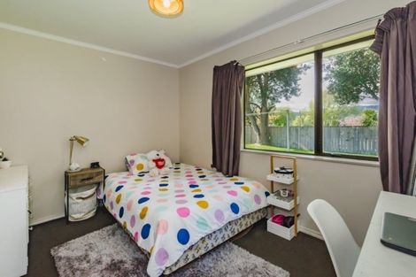 Photo of property in 79 Mazengarb Road, Paraparaumu Beach, Paraparaumu, 5032