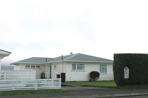 Photo of property in 25 Baylands Drive, Newlands, Wellington, 6037