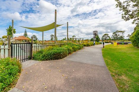 Photo of property in 10 Brains Road, Kelston, Auckland, 0602