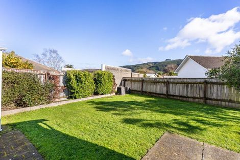Photo of property in 20 Parera Grove, Heretaunga, Upper Hutt, 5018