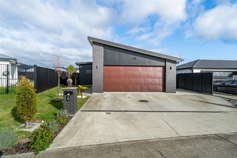 Photo of property in 4 Fenwick Crescent, Wallaceville, Upper Hutt, 5018