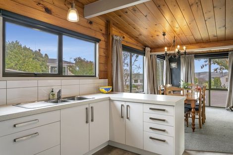 Photo of property in 6 Kensington Place, Richmond Heights, Taupo, 3330