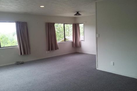 Photo of property in 2/59 Athena Drive, Totara Vale, Auckland, 0629