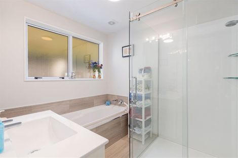 Photo of property in 5 Rubens Place, Burnside, Christchurch, 8053