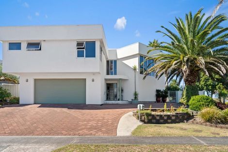 Photo of property in 2 Seychelles Drive, Papamoa Beach, Papamoa, 3118