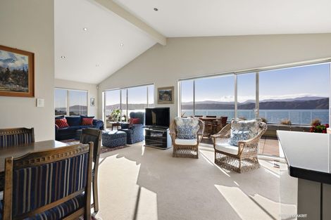 Photo of property in 4/279 Karaka Bay Road, Karaka Bays, Wellington, 6022