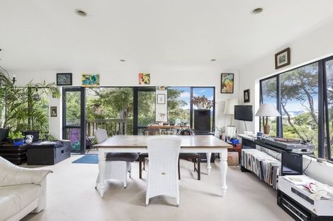 Photo of property in 2 Hill Street, Leigh, 0985