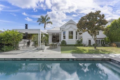 Photo of property in 17 Tainui Road, Devonport, Auckland, 0624