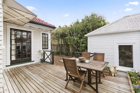 Photo of property in 195 Queen Street, Northcote Point, Auckland, 0627