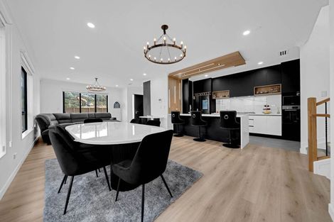Photo of property in 2a Ballyalton Crescent, Flat Bush, Auckland, 2019