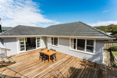 Photo of property in 13 Tainui Terrace, Tawa, Wellington, 5028