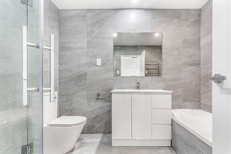 Photo of property in 43b Fitzherbert Avenue, West Harbour, Auckland, 0618