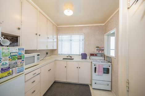 Photo of property in 4/26 Carrington Road, Point Chevalier, Auckland, 1025