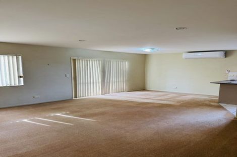 Photo of property in 1/1 Saint Clair Place, Browns Bay, Auckland, 0630