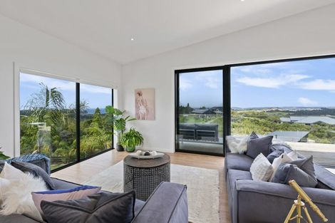 Photo of property in 246 Hillcrest Road, Wainui, 0931