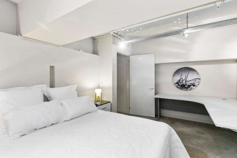 Photo of property in Stadium Garden Flats, 314/107 Thorndon Quay, Pipitea, Wellington, 6011