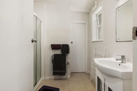 Photo of property in 35 Raroa Road, Kelburn, Wellington, 6012