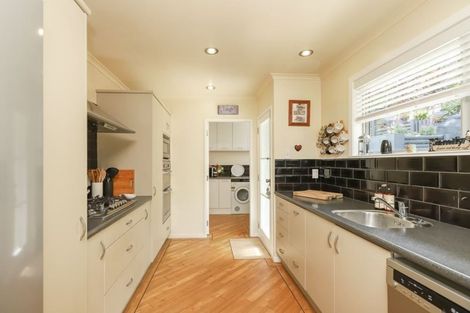 Photo of property in 24 Rothesay Place, Dinsdale, Hamilton, 3204