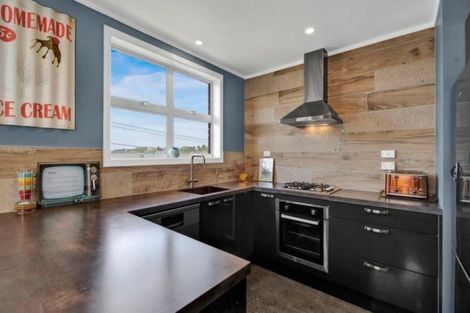 Photo of property in 2/58 Paynters Avenue, Strandon, New Plymouth, 4312