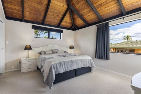 Photo of property in 33 Marina View Drive, West Harbour, Auckland, 0618