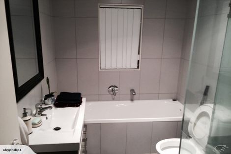 Photo of property in 80 South Kensington Way, Henderson, Auckland, 0612