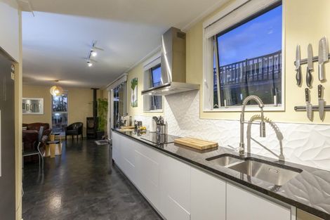 Photo of property in 72 Kakariki Grove, Waikanae, 5036