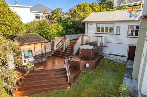 Photo of property in 34 Singers Road, Korokoro, Lower Hutt, 5012