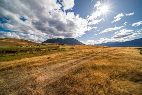 Photo of property in 3 Water Race Lane, Jacks Point, Queenstown, 9371