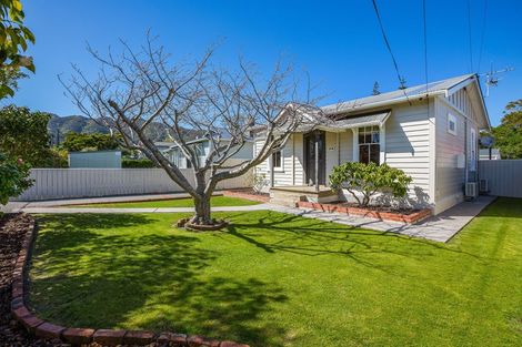 Photo of property in 24 Elizabeth Street, Moera, Lower Hutt, 5010