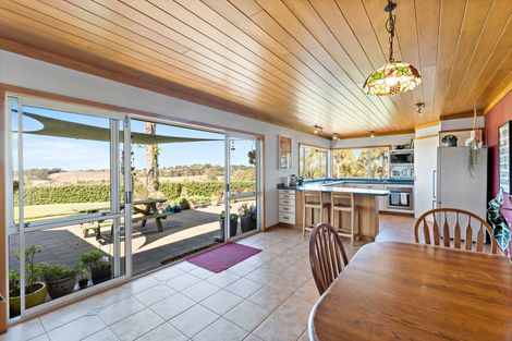 Photo of property in 221 Amreins Road, Taupaki, Henderson, 0782