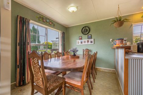 Photo of property in 21 Holt Place, Waipukurau, 4200