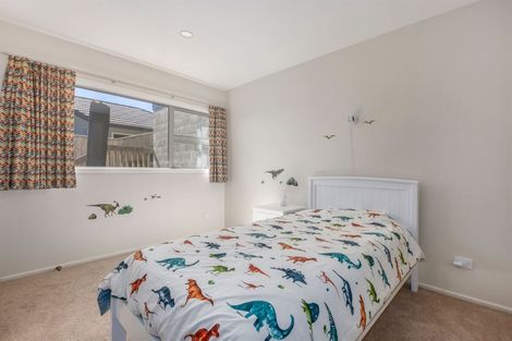 Photo of property in 20 Madeira Close, Whitby, Porirua, 5024