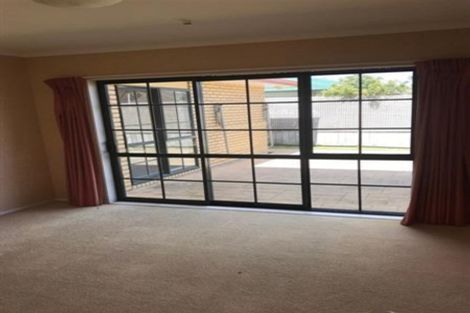 Photo of property in 8 Cottesmore Place, Huntington Park, Auckland, 2013