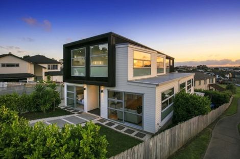 Photo of property in 5 Kilear Close, Pinehill, Auckland, 0632