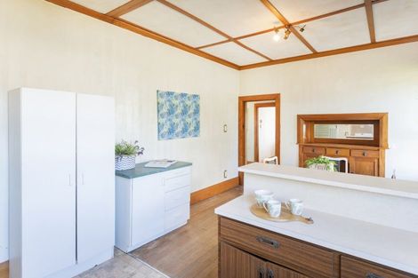 Photo of property in 14 De Lautour Road, Kaiti, Gisborne, 4010