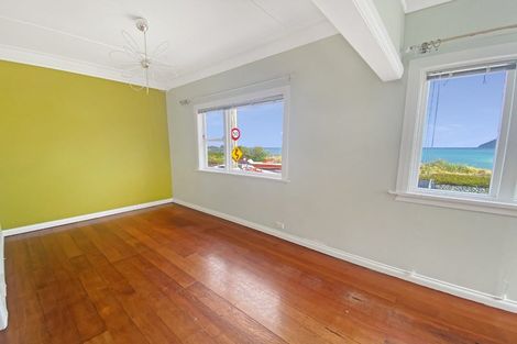 Photo of property in 37 Moa Point Road, Moa Point, Wellington, 6022