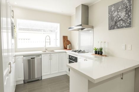 Photo of property in 2/45 Great South Road, Papakura, 2110