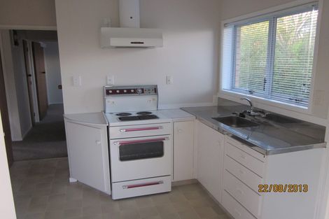 Photo of property in 1/8 Tobruk Crescent, Milford, Auckland, 0620