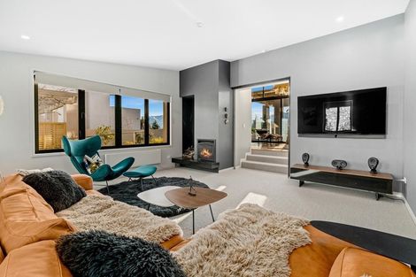 Photo of property in 8b Minaret Ridge, Wanaka, 9305