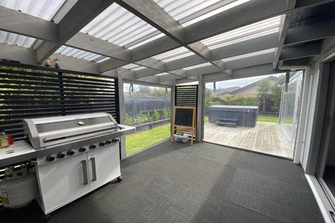 Photo of property in 6 Chestnut Close, Kelvin Grove, Palmerston North, 4414