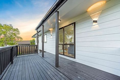 Photo of property in 87 West Harbour Drive, West Harbour, Auckland, 0618